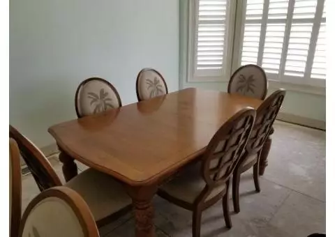 Dining room table & chairs (10)